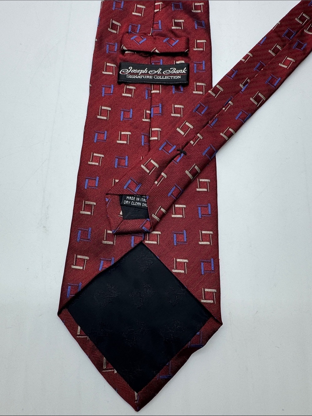 Joseph A Bank Signature Collection Men's Red Geometric Silk Tie #0080